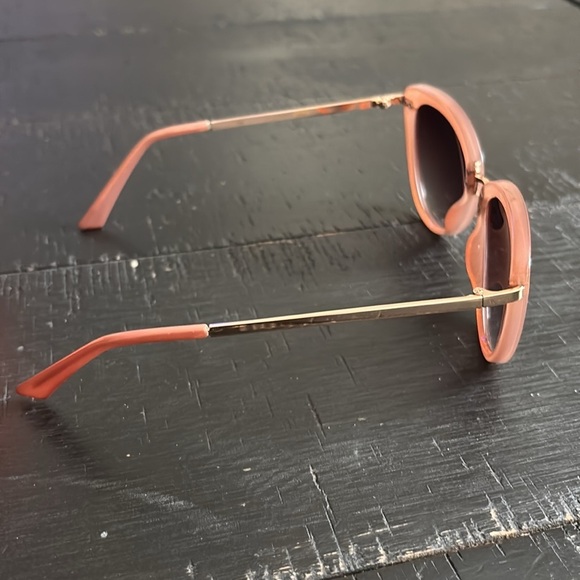 Powder Blush Pink Slight Cat Eye Sunglasses In Box Spring Summer​​ - Picture 5 of 8